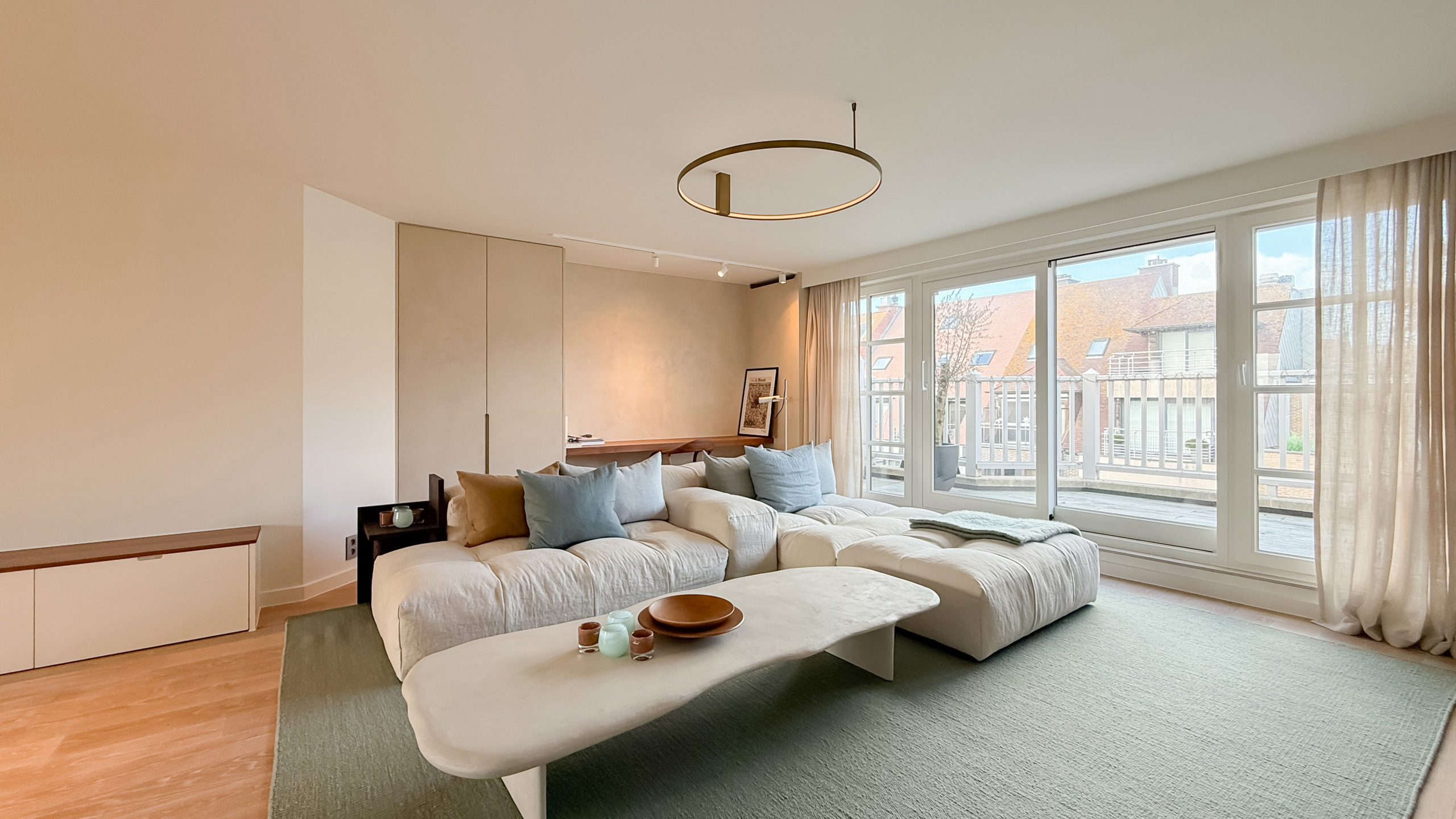 Stijlvol gerenoveerd duplexappartement / centrum van Knokke. - foto 1