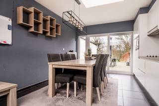 INSTAPKLARE GEZINSWONING MET TUIN AAN HET VRIJBROEKPARK.Op zoek naar een moderne, lichtrijke woning vlak bij het stadscentrum, het station én het...