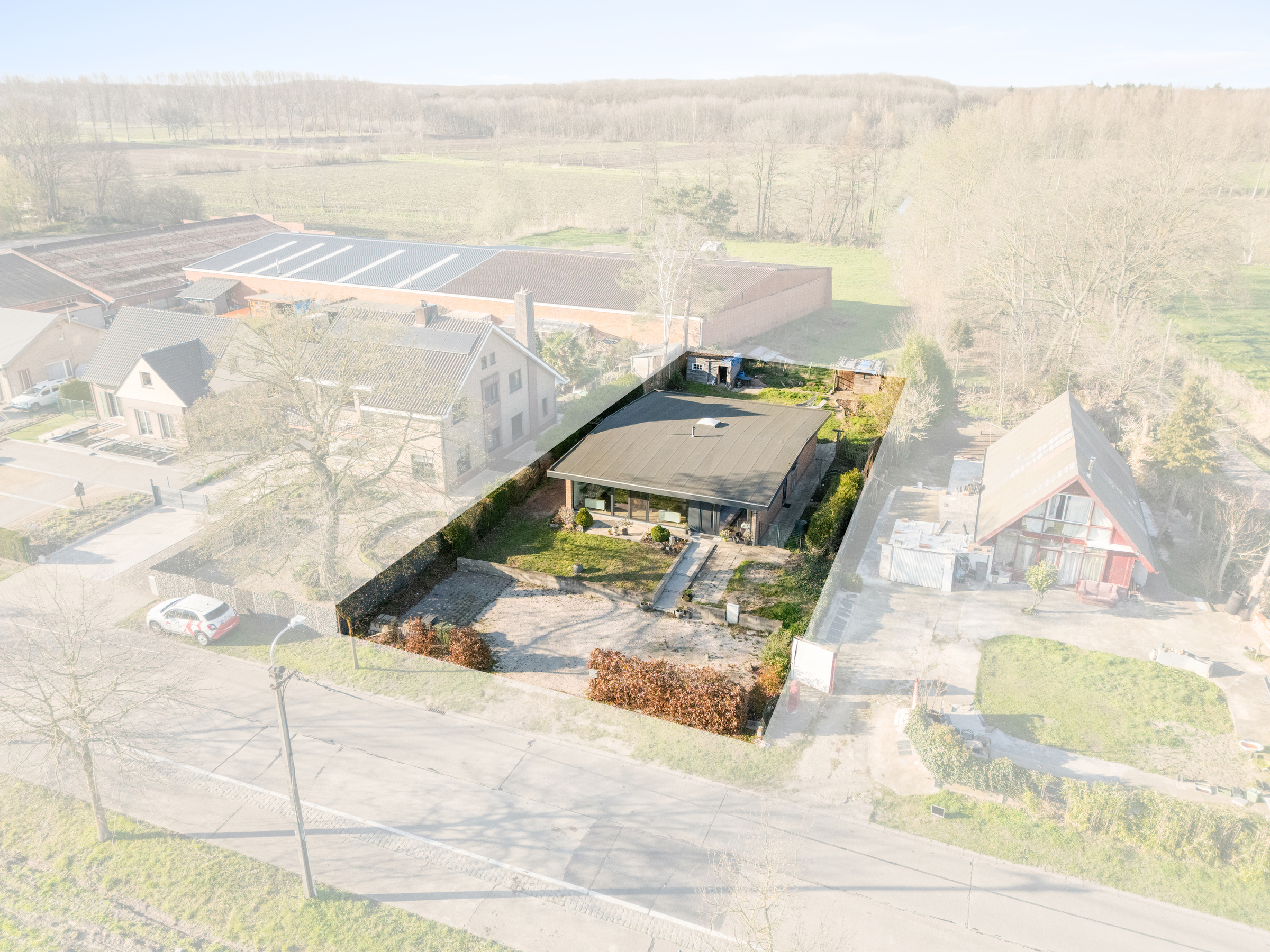 TIJDLOZE BUNGALOW MET PRACHTIGE UITZICHTEN (950m²) - foto 2