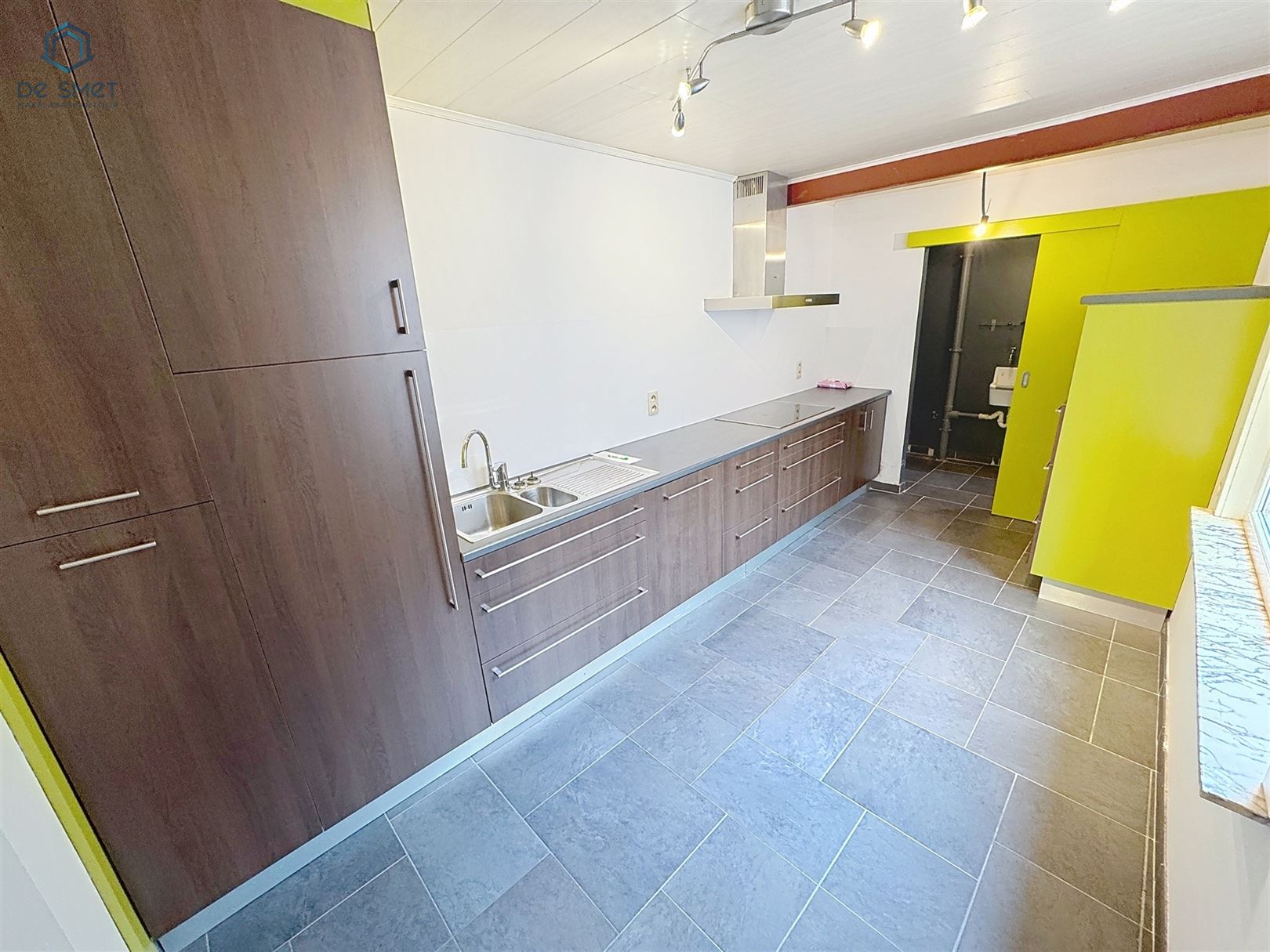 Instapklare, volledig gerenoveerde woning met 4 slaapkamers, terras en tuinberging in hartje Geraardsbergen! - foto 4