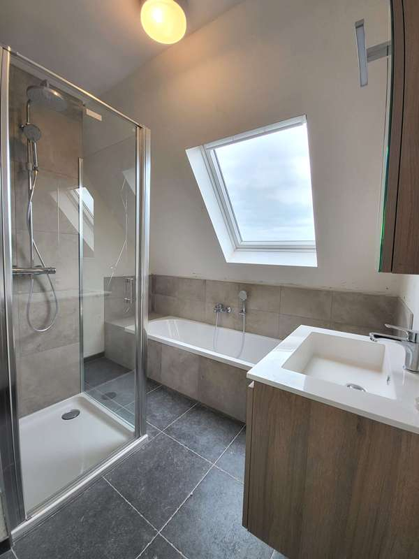 Duplex met 3 slaapkamers, Terras en Autostandplaatrs te huur in Zedelgem - foto 5