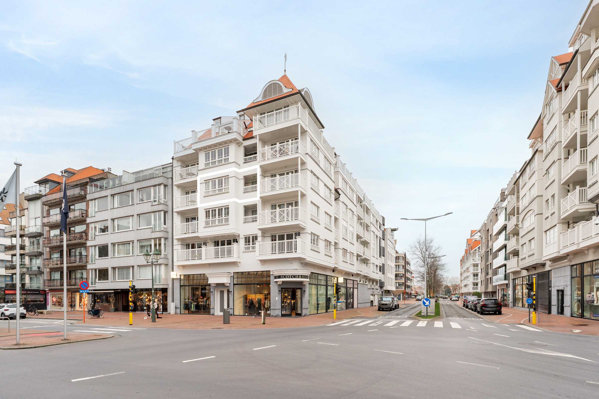 Apartment for sale in Knokke with 1 bedroom - photo 1