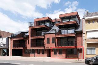 Residentie Nelly is centrally located along the Pannestraat in Veurne, less than 400 metres from the Grote Markt and the city park. Also a...