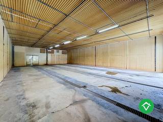 Deze opslagruimte heeft een oppervlakte van 200m², gelegen te Hooglede.Dit pand is enkel bedoeld voor opslagruimte. Elektriciteit voorzien...