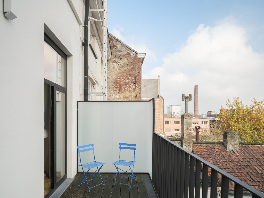 Toplocatie – Sint-Pietersplein. Bijzonder karaktervol, instapklaar 1slpk-appartement met herenhuisgevoel en kwalitatief terras. - foto 5