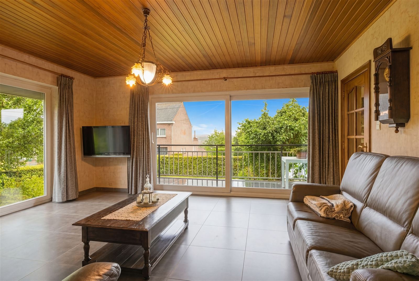 INSTAPKLARE VILLA MET LOODS TE ZWALM - foto 4