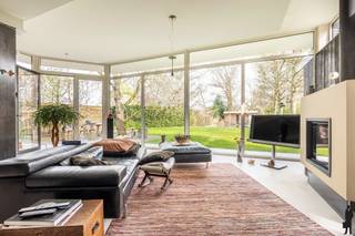 Luxueus energetisch gerenoveerde woning met verwarmd zwembad op toplocatie in LintDeze high-end vernieuwde woning combineert hedendaags wooncomfort...