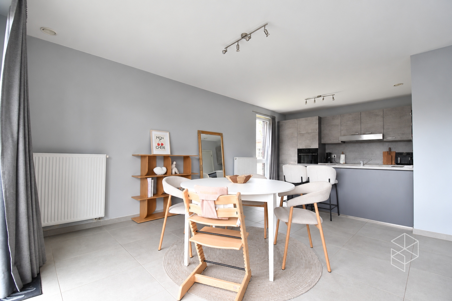BEZOEKMOMENT VLOZET | RUIM LICHTRIJK GELIJKVLOERS APPARTEMENT MET 2 SLKPS EN GROOT TERRAS - foto 4