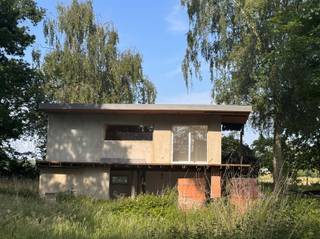 Ruwbouw vakantiewoning in het rustige MeerdonkDeze vakantiewoning kan nog volledig naar eigen smaak worden afgewerkt en kan zo zorgen voor de...