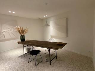 Kraainem, on the border of Woluwe-St-Lambert - From €850/month - We offer several workspaces with surfaces ranging from +/-13 to +/-23m2. The...