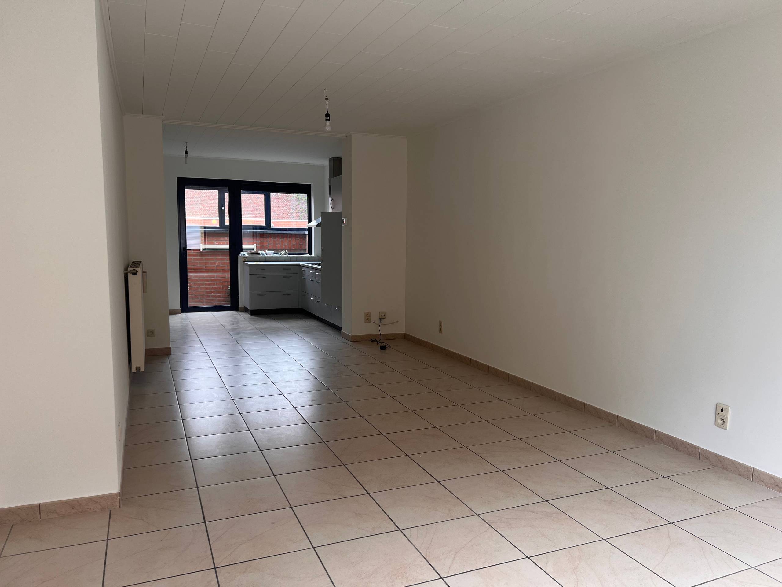 Ruime rijwoning nabij station Ieper | TE HUUR - foto 4