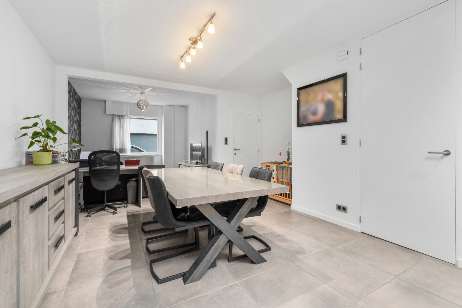 Charmante gerenoveerde starterswoning in Ardooie! - foto 3