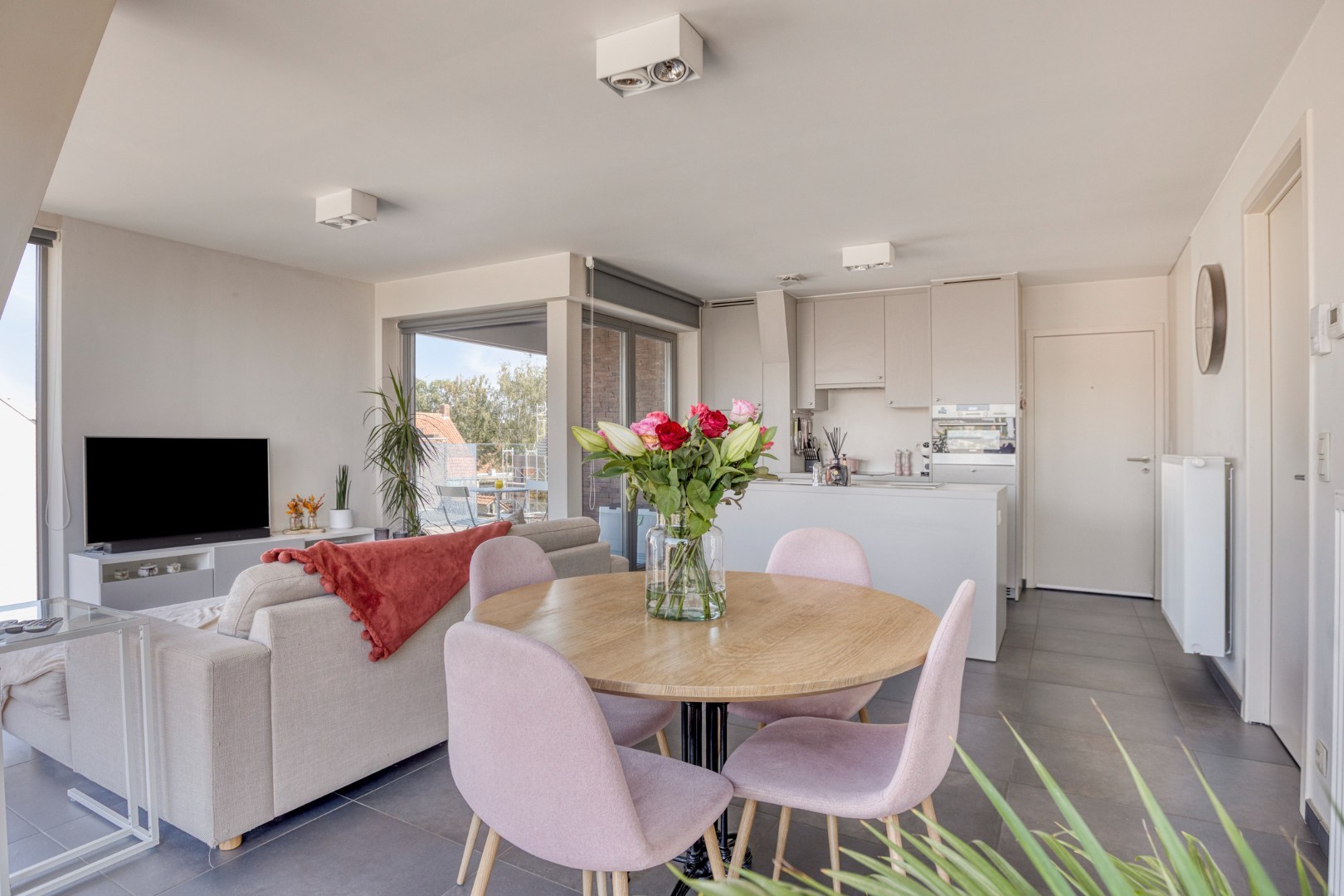 Mooi appartement met 2 slaapkamers in centrum Wevelgem! - foto 4