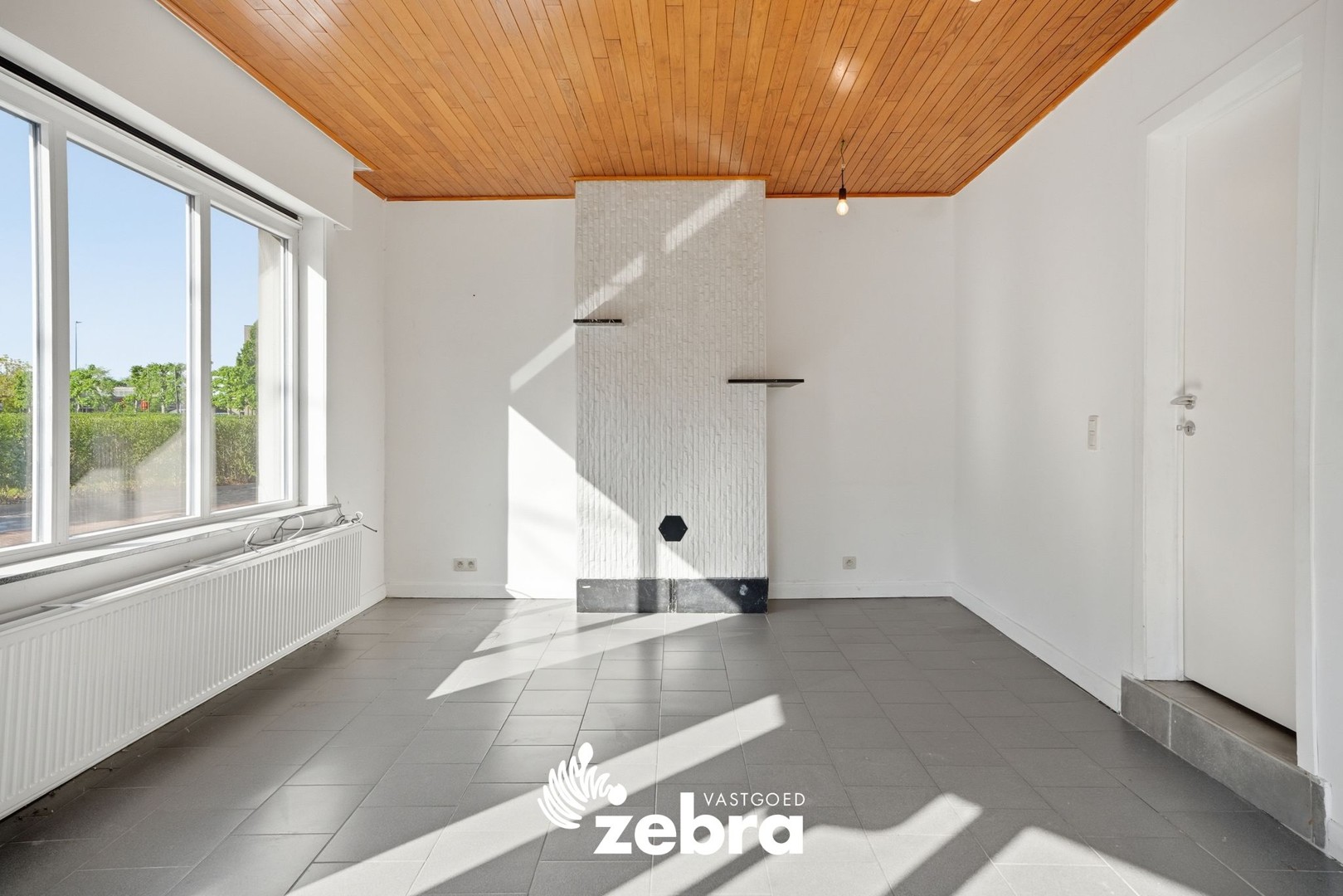 Charmante hoekwoning met garage en ruime bijgebouwen in Meulebeke! - foto 5