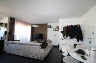 <div>
<div>
<div>
<div>
<div>
<p>Een gezellig appartement met een (bruto) oppervlakte van 66,50 m², voorzien van volgende indeling;</p>
<ul>
<li>leefruimte met open keuken, en toegang tot het balkon</li>
<li>apart toilet</li>
<li>berging/technische ruimte</li>
<li>2 slaapkamers ( 11.65m² en 6.50m²)</li>
<li>badkamer met inloopdouche, lavabo en aansluiting wasmachine</li>
</ul>
<p>Ruime private kelderberging</p>
<p>Buiten parkeerplaats achter het gebouw</p>
<p>gemeenschappelijke fietsen-/vuilnisberging</p>
<p></p>
<p>VERHUURD</p>
<p>Het appartement wordt inmiddels 6 jaar verhuurd aan stabiele huurders.</p>
<p>Een investeerder heeft op deze manier direct huurinkomsten vanaf akte.</p>
</div>
</div>
</div>
</div>
</div>
<aside>
<div>
<div>
<div>
<div></div>
</div>
</div>
</div>
</aside>