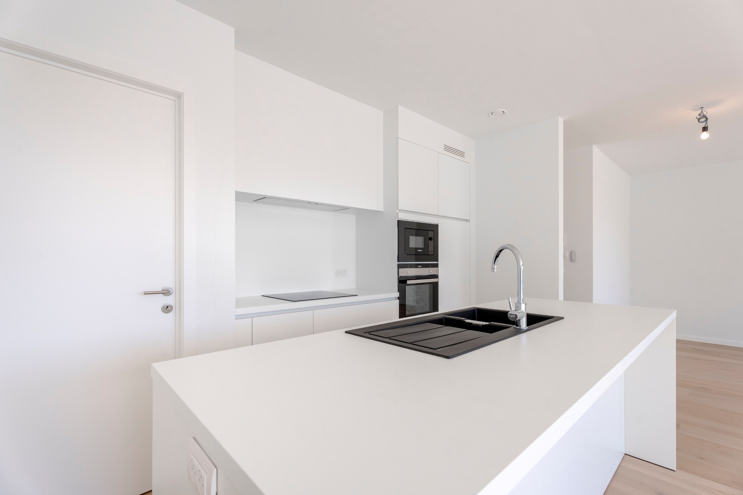 Luxueus nieuwbouwappartement met 3 slaapkamers, autostaanplaats, garage én kelderberging  in centrum Harelbeke. - foto 5