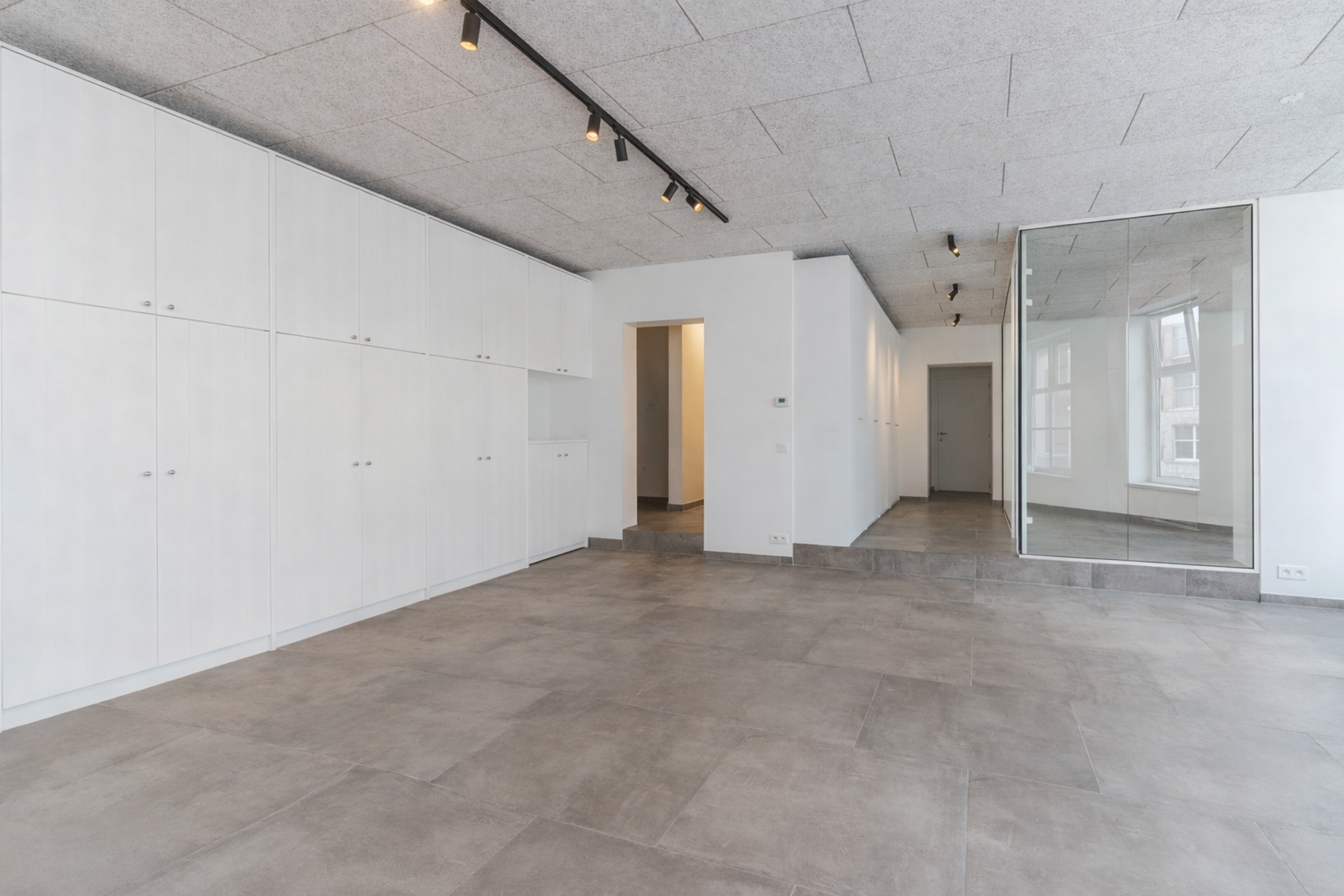 Commercial for rent in Ghent - photo 5