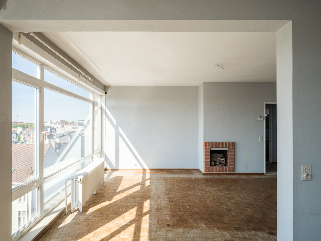 Appartement met panoramisch stadszicht op toplocatie nabij de Coupure - foto 2