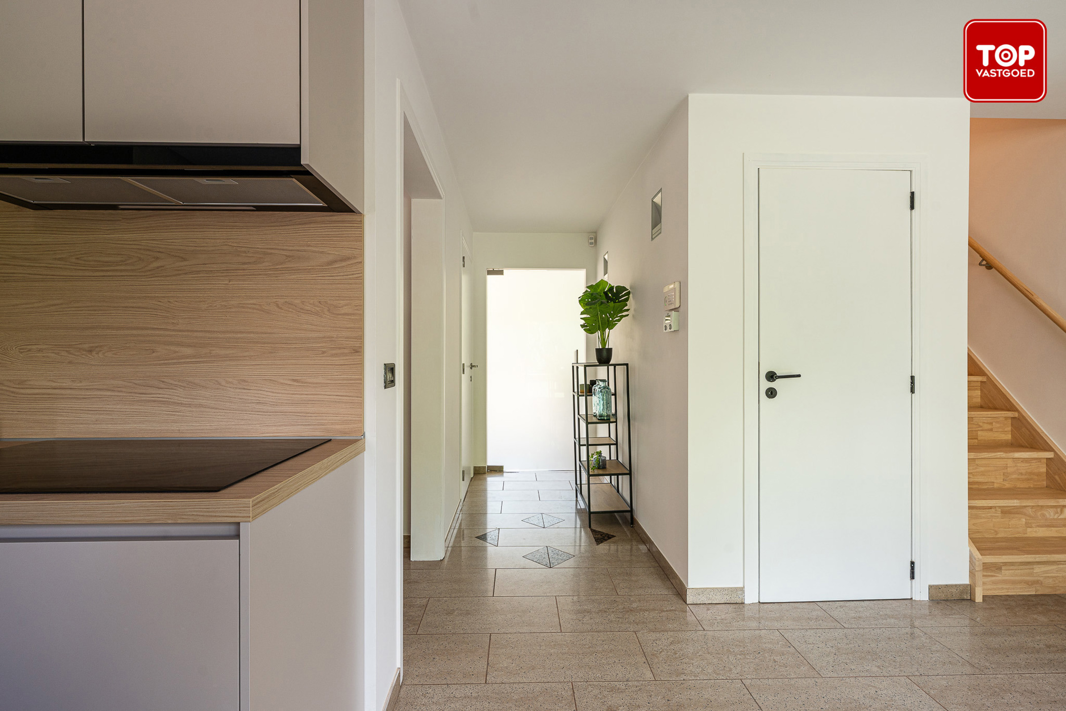 Gerenoveerde gezinswoning met garage en ruime tuin - foto 5