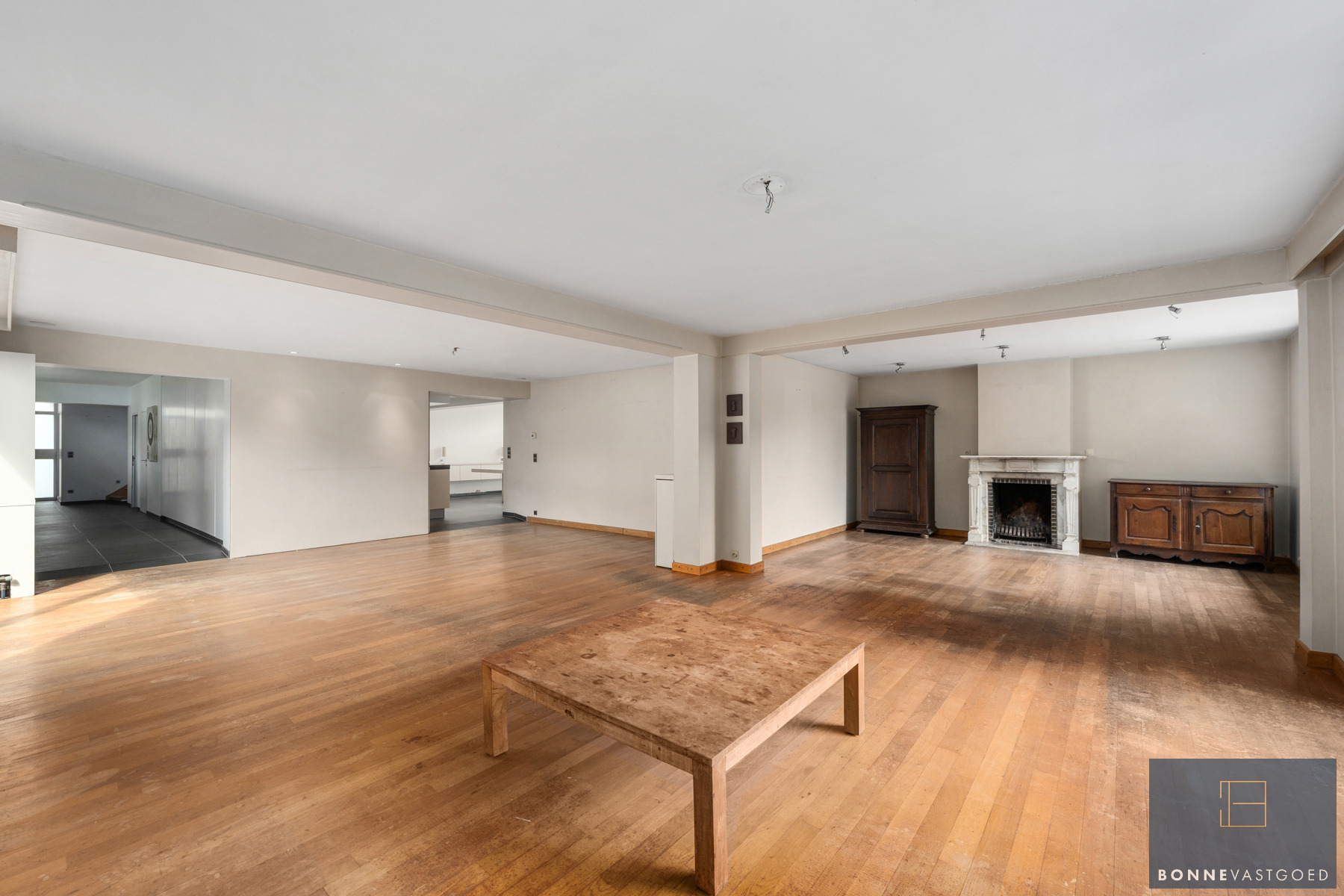 Bijzonder ruime woning met tal van mogelijkheden nabij het centrum - foto 5