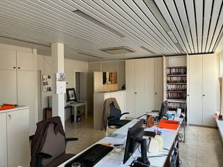 Kantoorruimte van ca. 206 m² te huur in het centrum van Bissegem. Het pand is gelegen in de nabijheid van diverse invalswegen alsook op een...