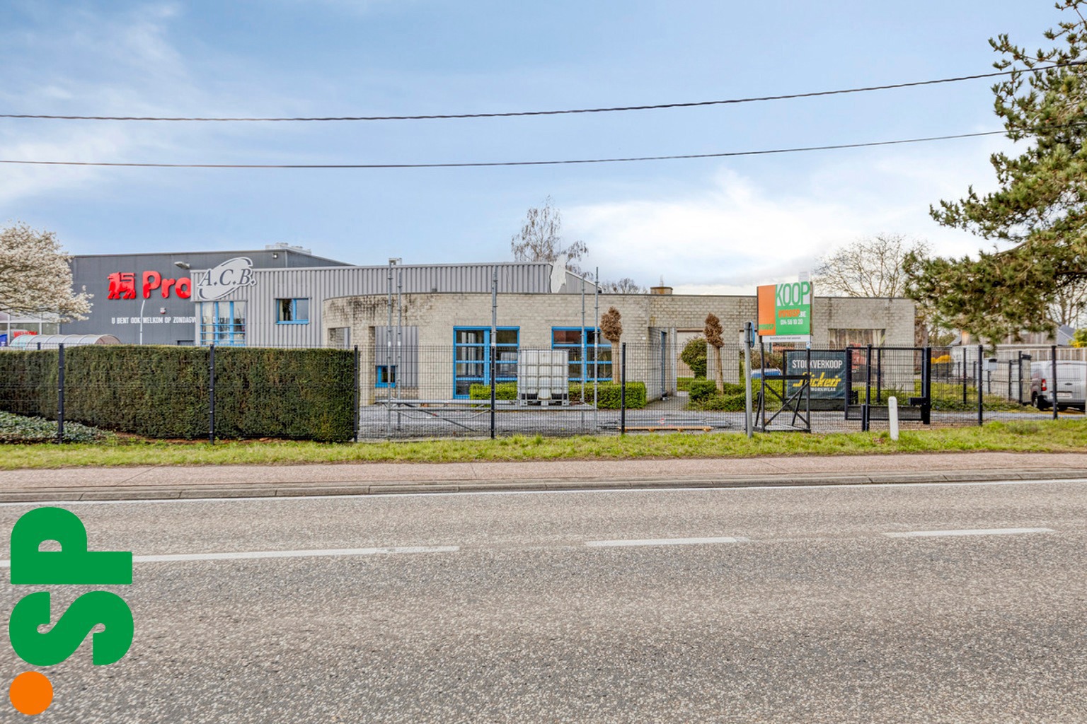 Bedrijfsgebouw met woonst op zichtlocatie. - foto 3