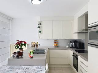 Le moyen le plus rapide pour visiter cet appartement ? Demandez votre visite via le bouton rouge de notre site Web (www.dewaele.com) et vous...