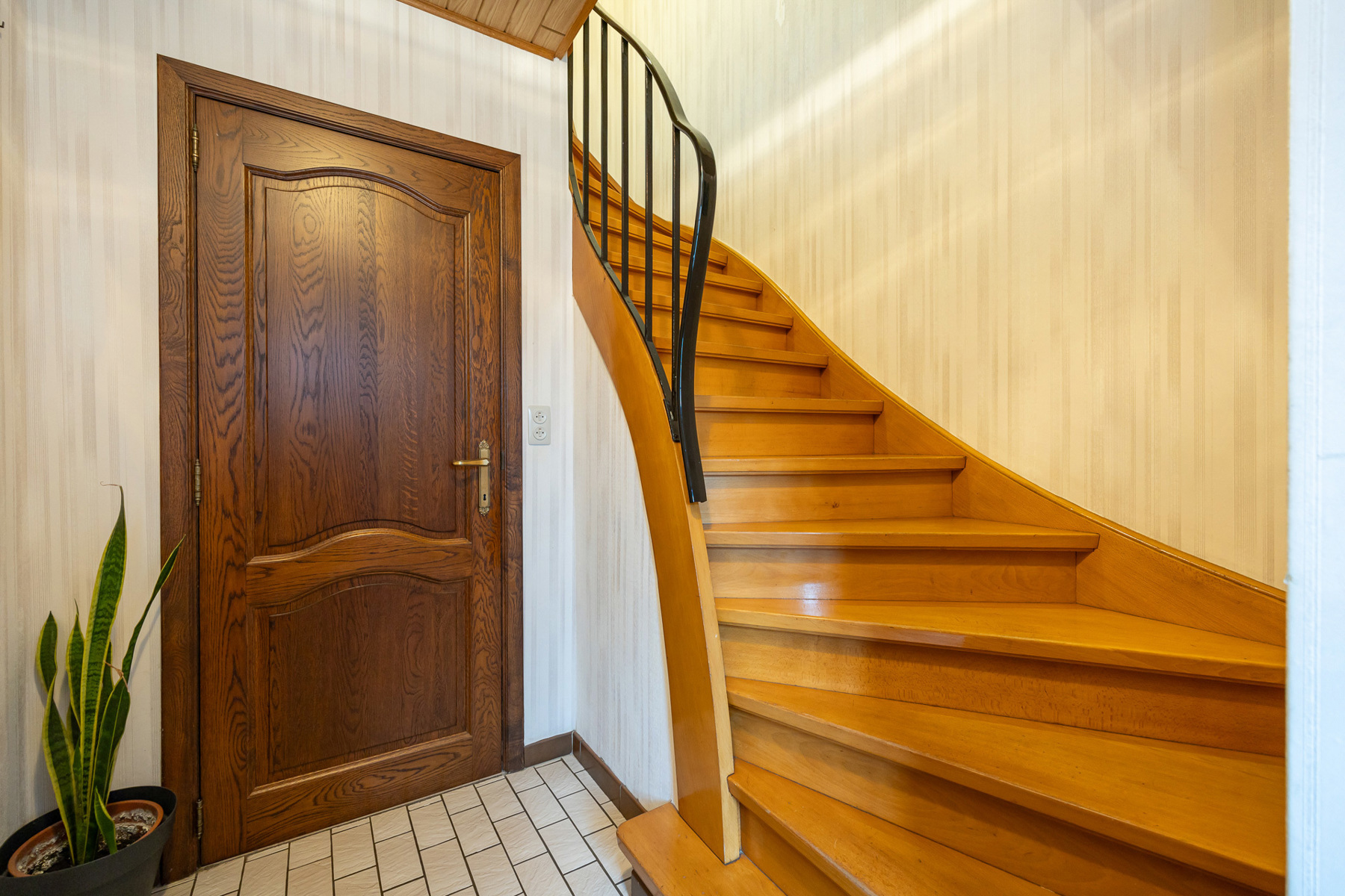 Charmante woning met drie slaapkamers. - foto 2