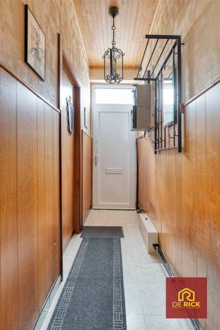 Te renoveren arbeiderswoning nabij het centrum van AalstGoed gelegen woning met 2 slaapkamers. Een typische arbeiderswoning waar enige opfrissing of...