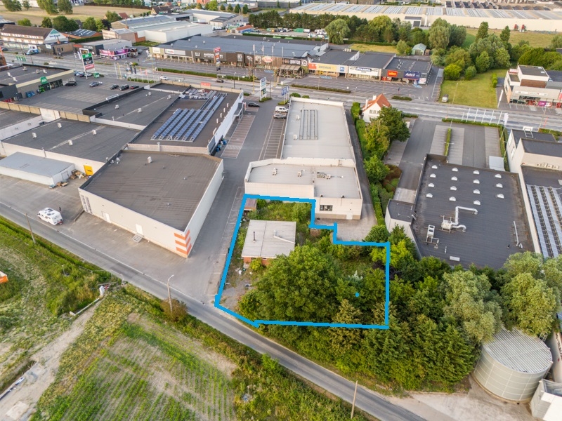 Roeselare-Brugsesteenweg. BOUWGROND + VERGUNDE PLANNEN voor het bouwen van LOODS 486m2 & LOFT. Unieke ontwikkelingszone op uitstekende ligging. Perceel / tuin inclusief +/- 1080 m2. - foto 1