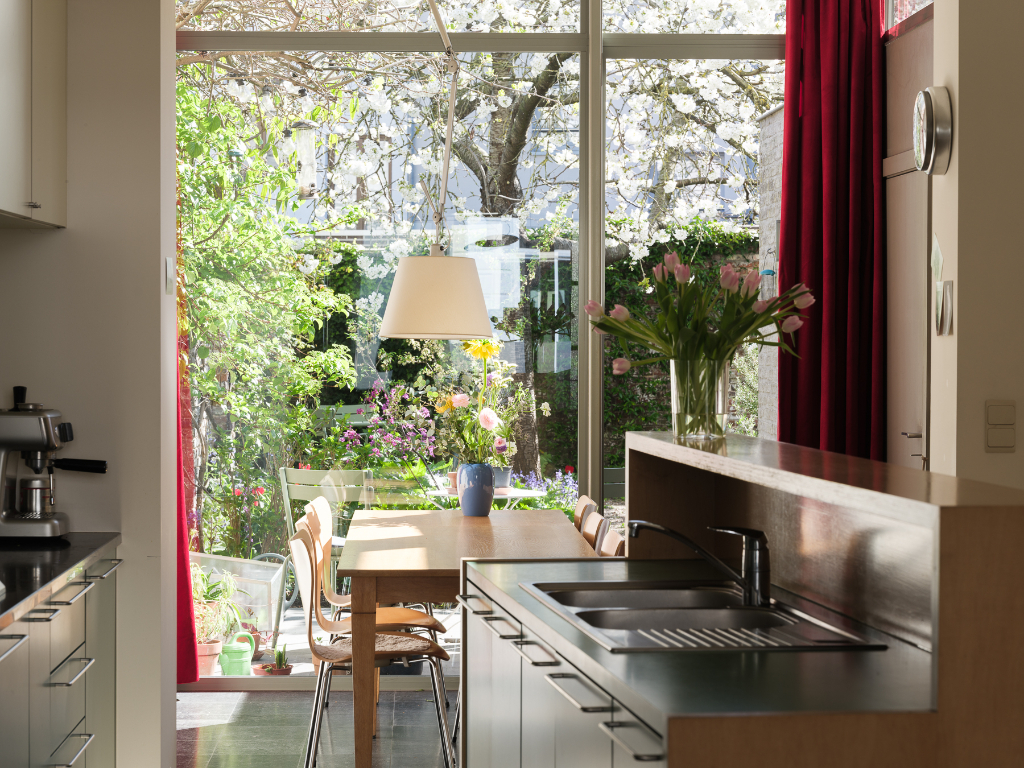 Karaktervolle architectenwoning met 3 slaapkamers en een uitzonderlijke tuin in Ledeberg. - photo 3