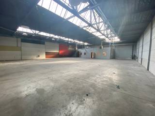 Opslagruimte van 1.441 m² te huur in Dendermonde, gelegen langs de Zeelsebaan met een vlotte ontsluiting naar de E17. Het magazijn beschikt over...