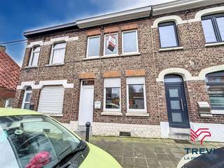 À vendre à Gilly, charmante maison de ± 100 m² habitables, idéale pour une première acquisition ou un investissement. Cette maison se compose...