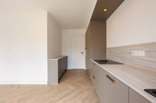 Energiezuinige, instapklare nieuwbouwwoning op 1.120 m² grond op aangename ligging in Schoten. Indeling van de woning:Gelijkvloers: +/- 73.5...