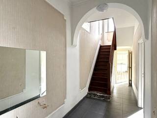 Op zoek naar een solide, ruime woning met een uitstekende ligging in Deerlijk?Deze alleenstaande woning op een perceel van 771 m² combineert ruimte,...