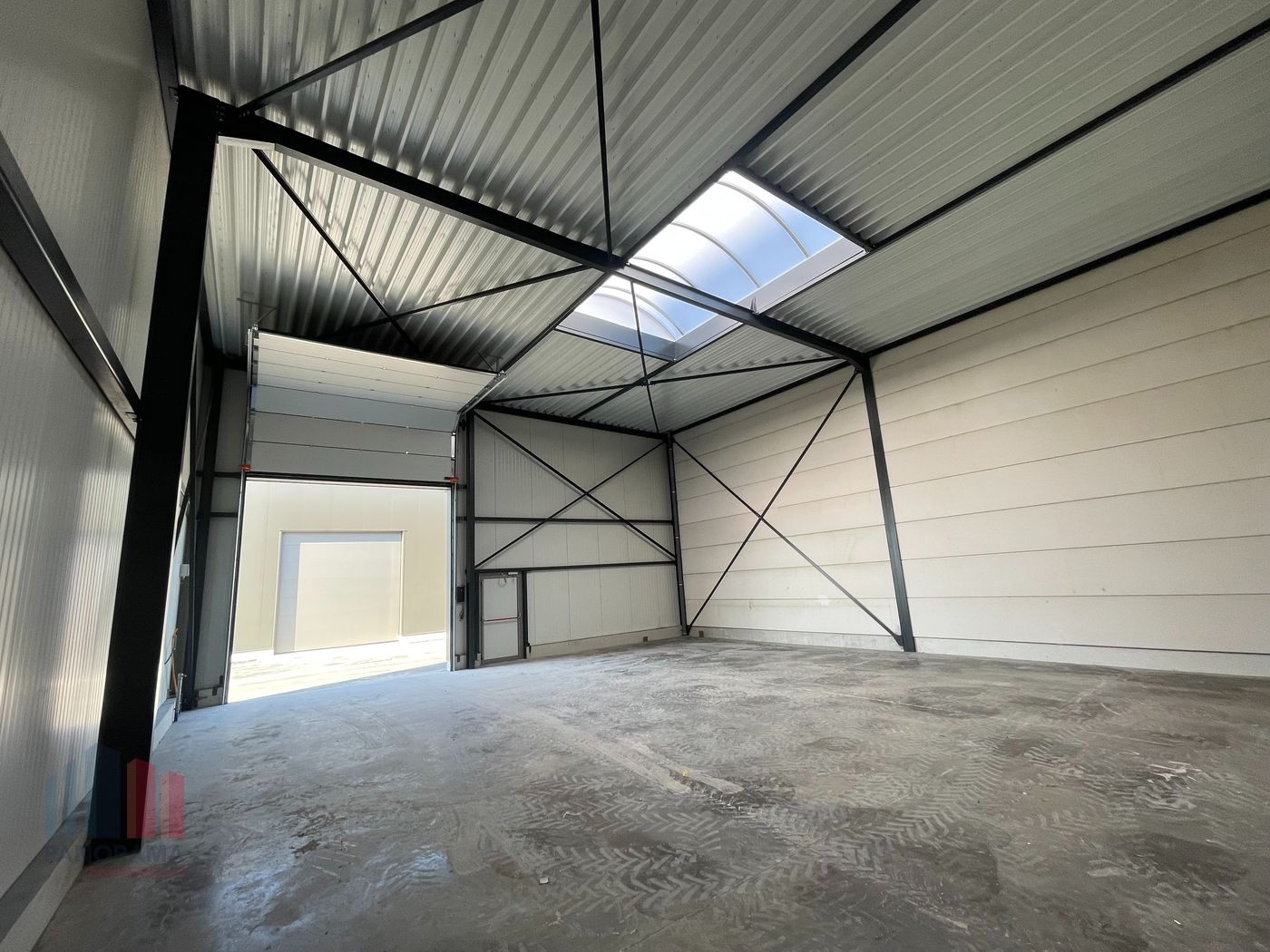 192 m² nieuwbouw KMO-unit te huur nabij de bedrijvige Oostendsebaan - photo 3