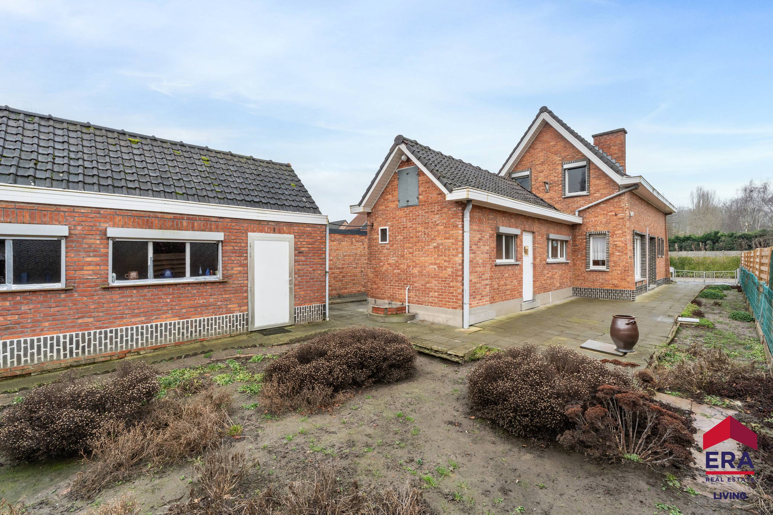 Open bebouwing met 3 slaapkamers op rustige locatie - foto 2