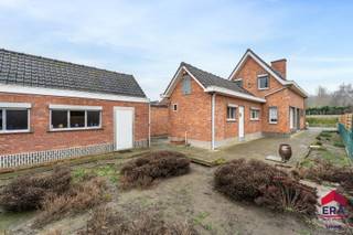 [[ DIT PAND NEEMT DEEL AAN DE ERA OPEN HUIZEN DAG OP 14/3 VAN 11:00 TOT 12:00 ]]Rustig gelegen open bebouwing te Gijzegem (Aalst)Deze open bebouwing...
