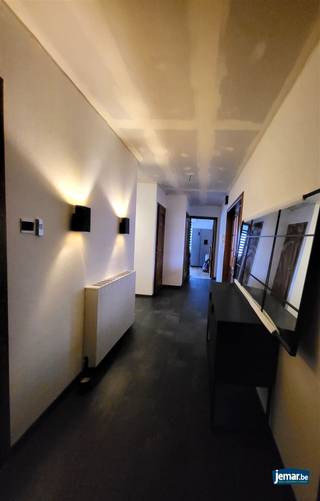 Een schitterend duplex appartement aan de grens van Lanaken en Maastricht. Dit appartement is een toonbeeld van ruimte en comfort, met twee...