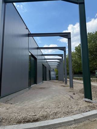 ONMIDDELIJK BESCHIKBAARKMO-unit (150m²) te huur op de iconische RECOR(E) site, dé toplocatie nabij afrit Hasselt-Zuid.De KMO-unit is gelegen op de...
