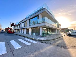 Dit appartement is gelegen in een nieuwe residentie in de Vissersstraat te Moerkerke. Het appartement heeft 1 slaapkamer en een...