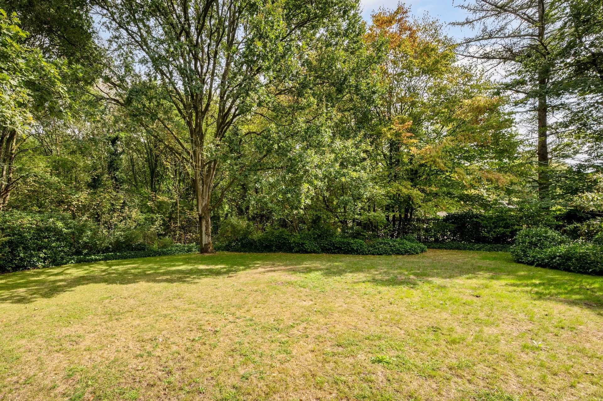 Ruime woning met 4 slaapkamers, wellness, dubbele garage en tal van mogelijkheden! - foto 5