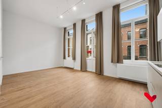 Ce nouveau studio aux finitions haut de gamme bénéficie d'un emplacement privilégié dans une majestueuse maison de maître au cœur de Louvain,...
