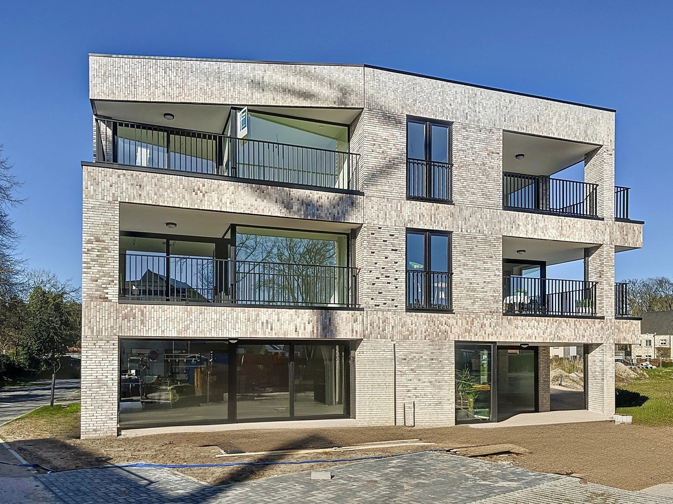 Instapklaar BEN-appartement met zuidgericht terras - foto 1