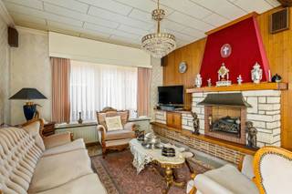 Ben je op zoek naar een ruime, halfopen bebouwing met solide constructie? GEVONDEN!De ruime garage (40m²) en zonnige tuin met vrij uitzicht vullen de...