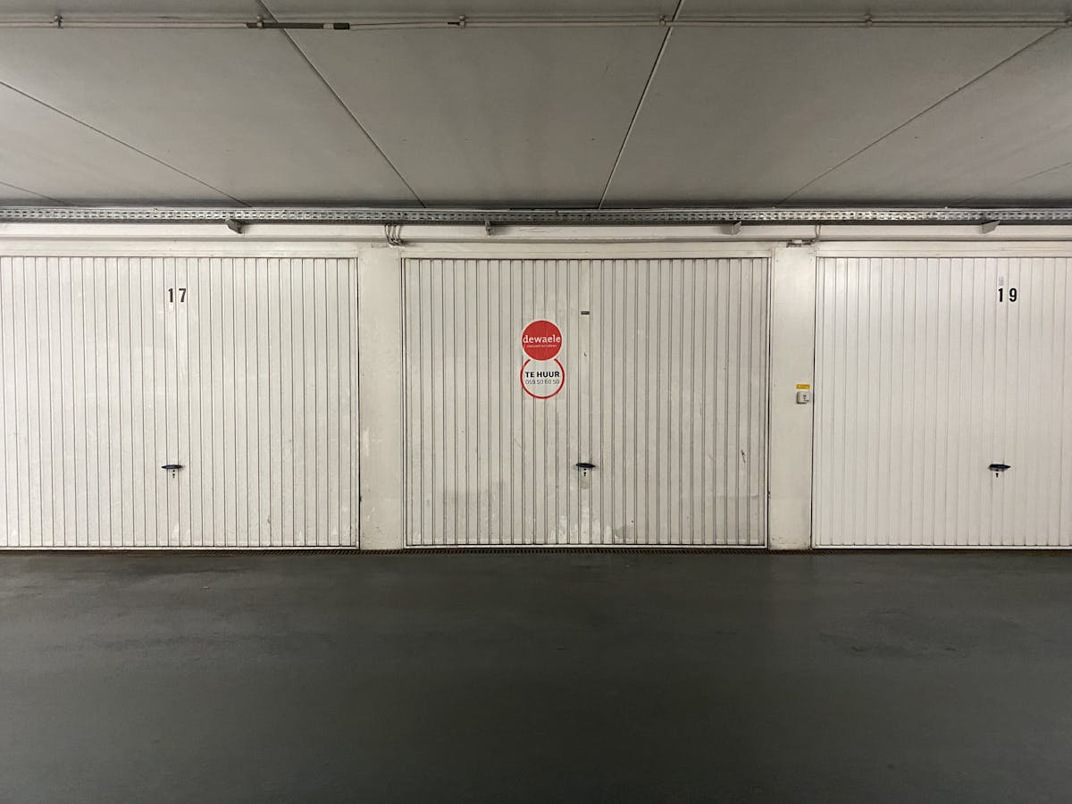 Centrally located garage box for rent in the middle of Ostend - photo 5