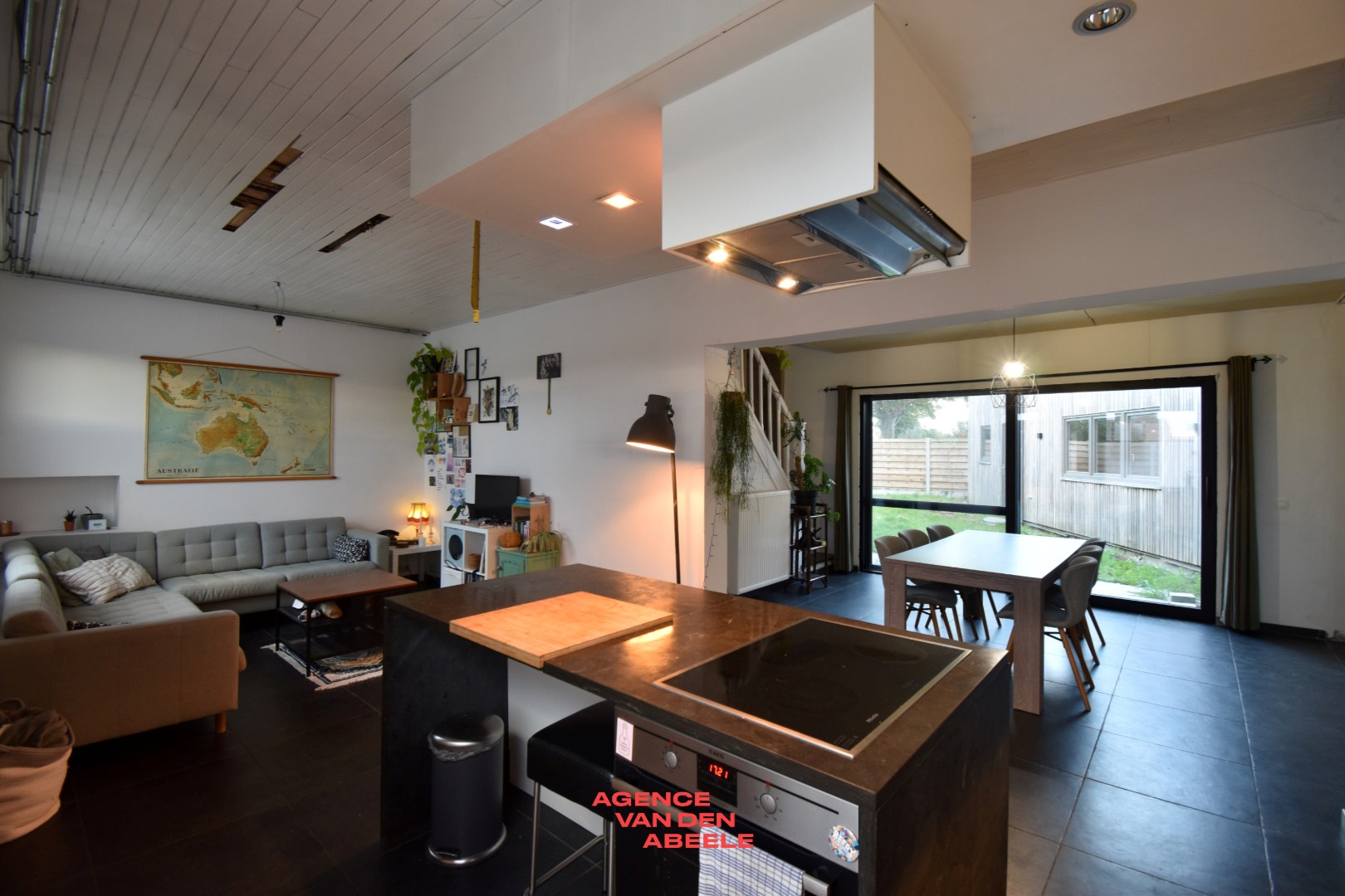 Charmante half-open bebouwing met 4 slaapkamers en tuin - foto 1