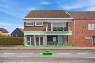 In Oostvleteren, ideale verbindingsweg tussen Poperinge, Veurne en Ieper. Alsook een zeer interessante zichtlocatie, bevindt zich deze...