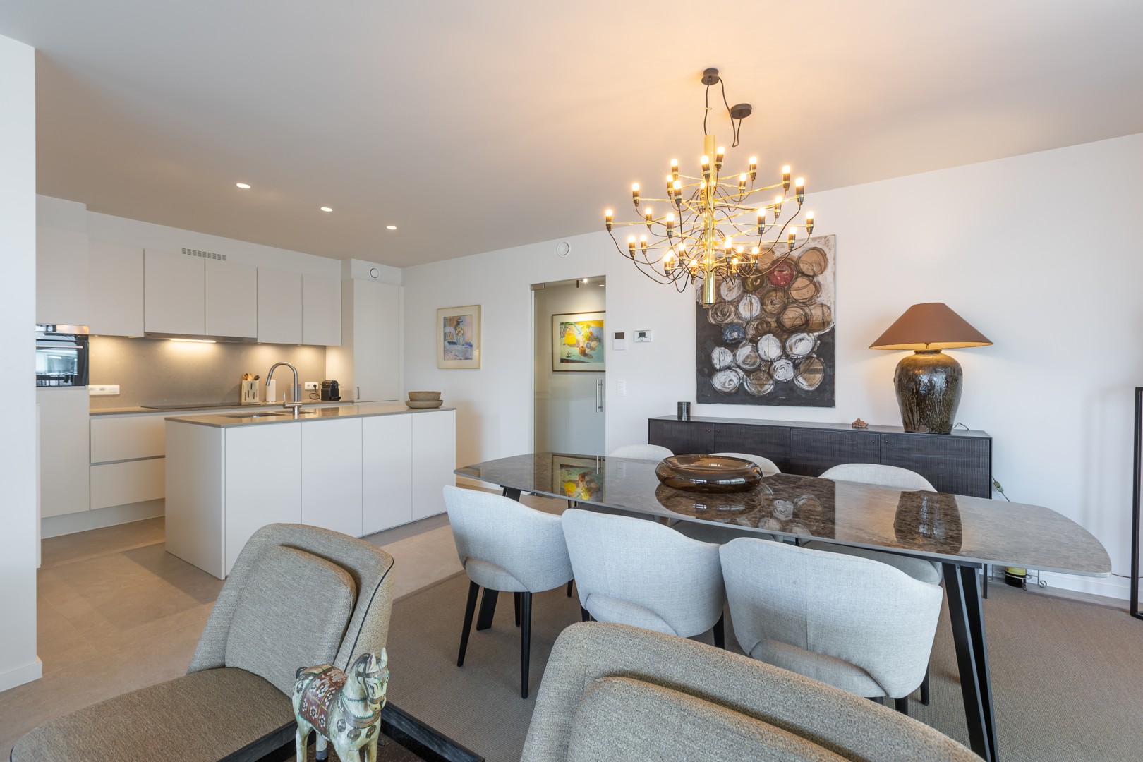 APPARTEMENT NEUF MEUBLÉ AVEC 2 CHAMBRES, GRANDE TERRASSE ET GARAGE - photo 1