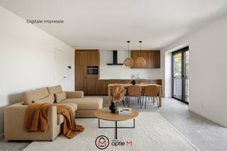 <h2><span>Dit instapklare appartment is gelegen in de Burgemeester Bollenstraat in Hasselt</span></h2>
Ben je op zoek naar een energiezuinig, ruim en instapklaar appartement te koop in Hasselt? Dan is dit je kans. In een kleinschalige, stijlvolle residentie op een toplocatie bevindt zich dit appartement, perfect voor wie houdt van ruimte, licht en kwalitatieve afwerking.<br /><br />Dit appartement in Hasselt combineert een open leefruimte met een uitgeruste keuken, afgewerkt met duurzame materialen en hoogwaardige toestellen. De grote raampartijen zorgen voor veel natuurlijk licht, wat bijdraagt aan een gevoel van rust en ruimte. Je beschikt over twee slaapkamers met parketvloer, een moderne badkamer met inloopdouche en lavabo, een apart gastentoilet en overal vloerverwarming voor maximaal comfort. Buiten geniet je van een ruim privéterras waar je kan ontspannen in alle rust.<br /><br />Dankzij de warmtepomp, zonnepanelen en uitstekende isolatie behaalt dit appartement een EPC A-score. Dat betekent: duurzaam wonen met lage verbruikskosten.<br /><br /><strong>Wat is er INBEGREPEN?</strong>

<ul>
	<li>Gemeenschappelijke fietsenberging</li>
	<li>De studio is professioneel geschilderd ter waarde van € 7.000</li>
	<li>Verlichting werd reeds geïnstalleerd ter waarde van € 1.500</li>
</ul>
<strong>Zin om deze studio van dichtbij te ontdekken?</strong><br />Mail carine@optie-m.be of bel haar op 0478 41 58 70. Ze maakt graag tijd voor jou!<br /><br />Wens je graag een gratis en vrijblijvende schatting van je woning? Contacteer ons gerust voor een afspraak.<br /><br />VG - WG -  GMO - GVKR - GVV